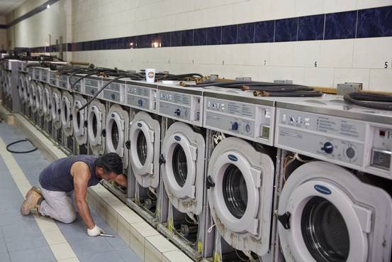 how to do laundry without a washer in NYC using laundromat and drying rack